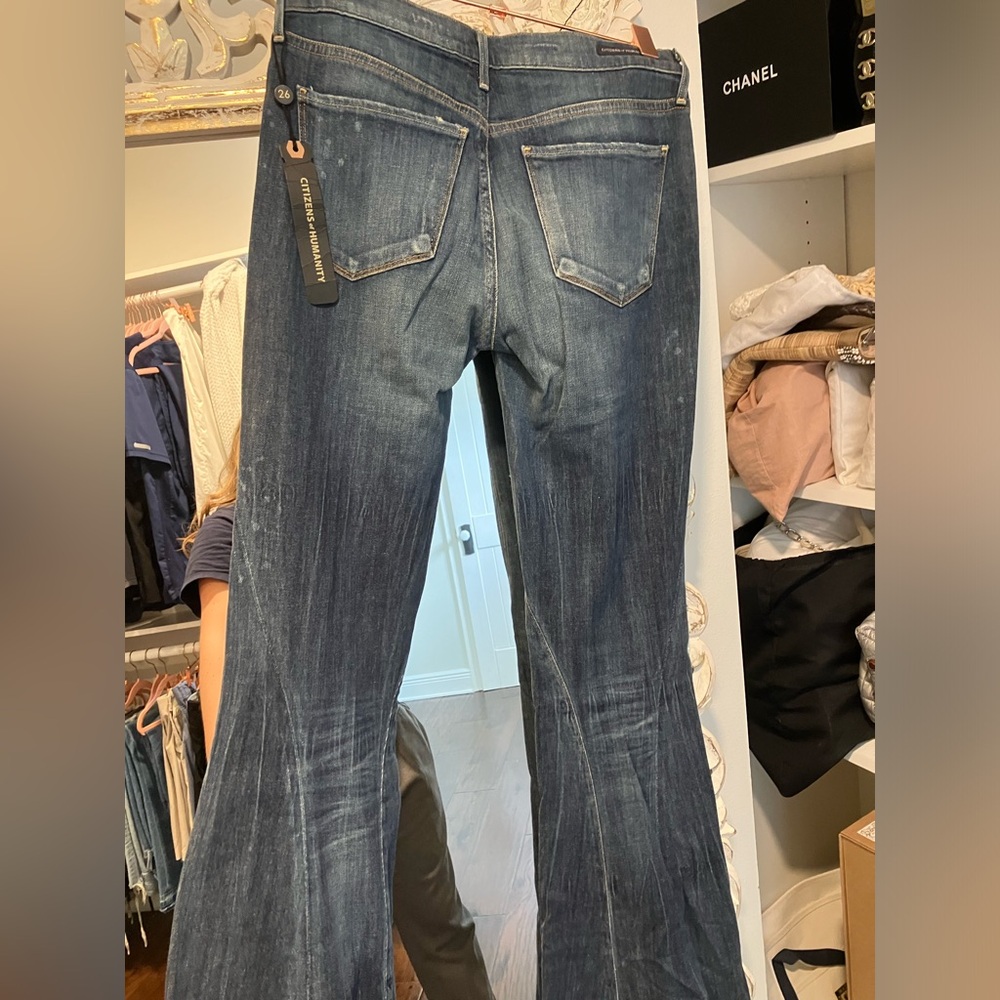 CITIZENS OF HUMANITY | Charlie Mid Rise Super Flare Jeans in Dizzy - Picture 5 of 9